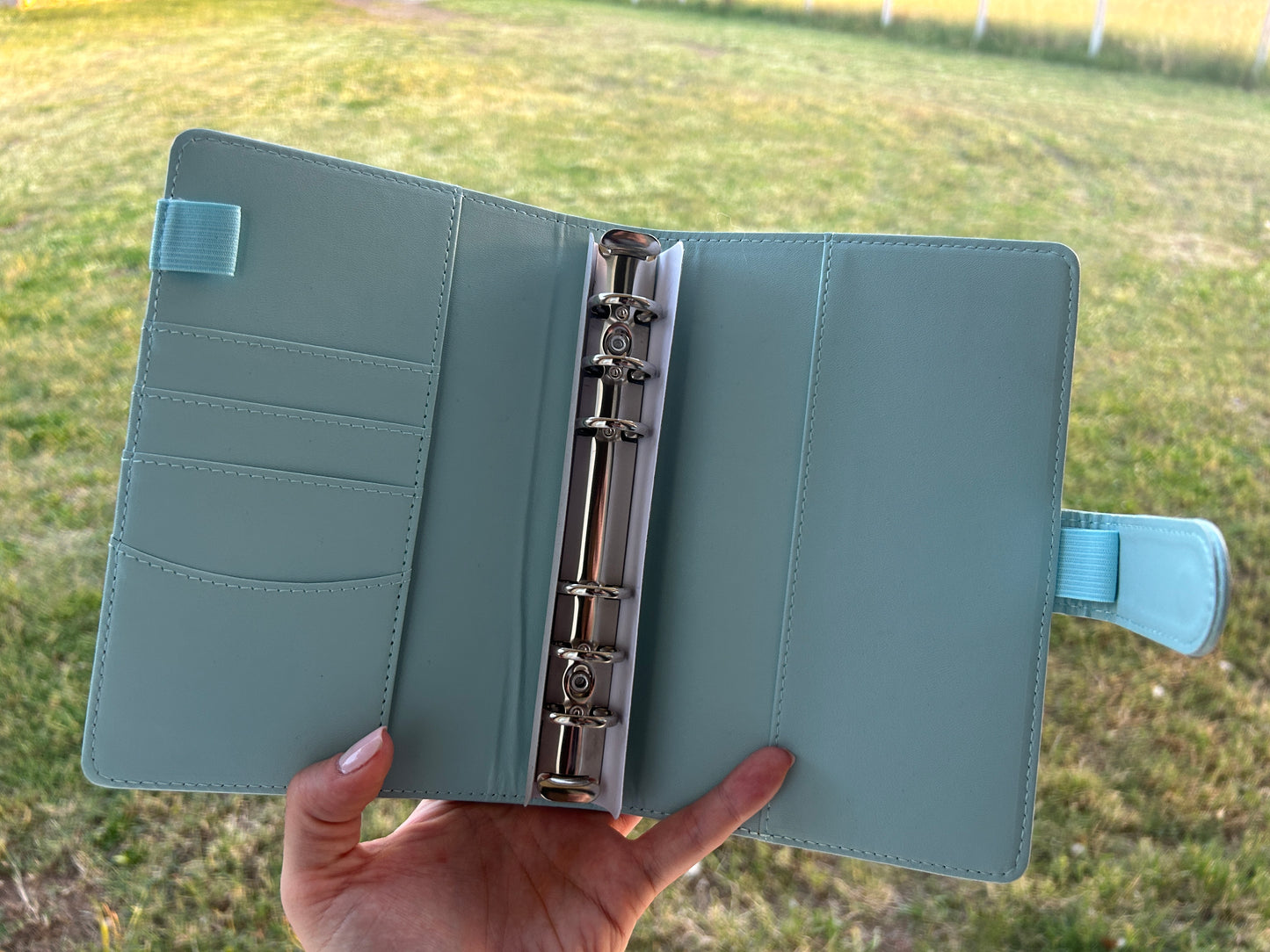 Organizer A6 Azzurro in Ecopelle ad anelli – Edizione Speciale Eevee Pokèmon fanmade